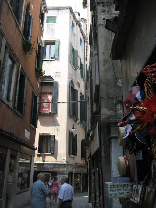 Ai Miracoli Apartment Venetië Buitenkant foto